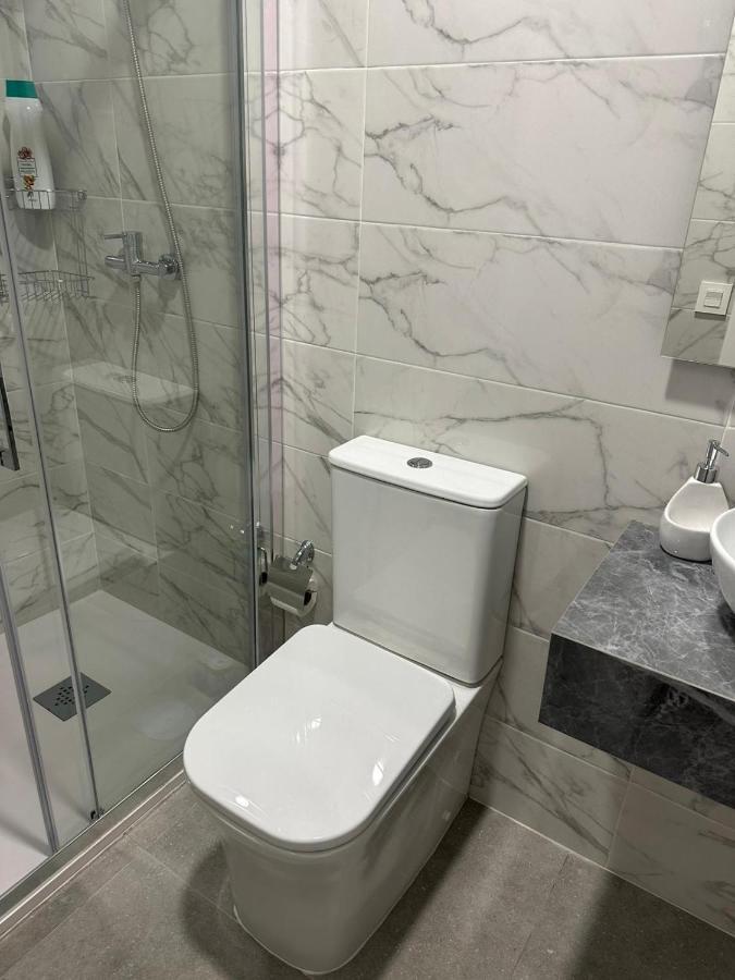 Fantastico Piso A 5 Minutos De La Estacion De Bus Y Tren A Metros De La Playa Apartment Malaga Exterior photo