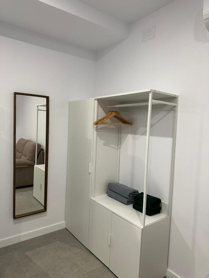 Fantastico Piso A 5 Minutos De La Estacion De Bus Y Tren A Metros De La Playa Apartment Malaga Exterior photo