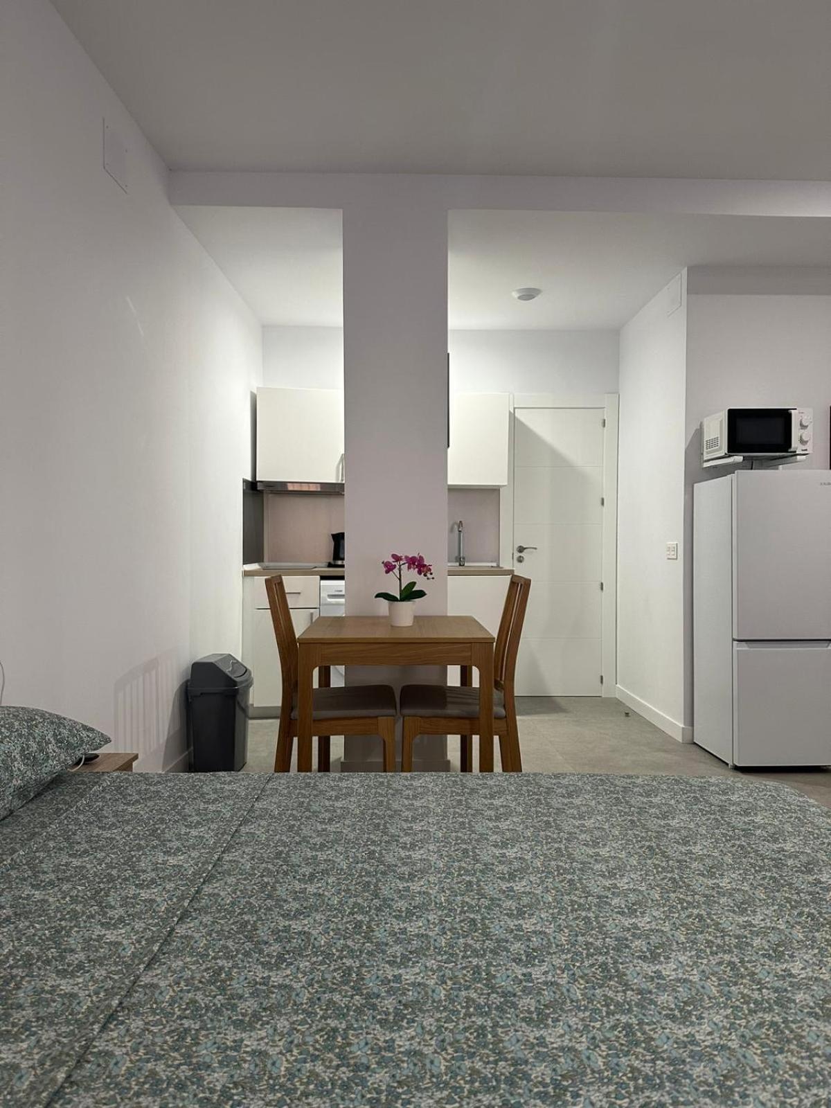 Fantastico Piso A 5 Minutos De La Estacion De Bus Y Tren A Metros De La Playa Apartment Malaga Exterior photo
