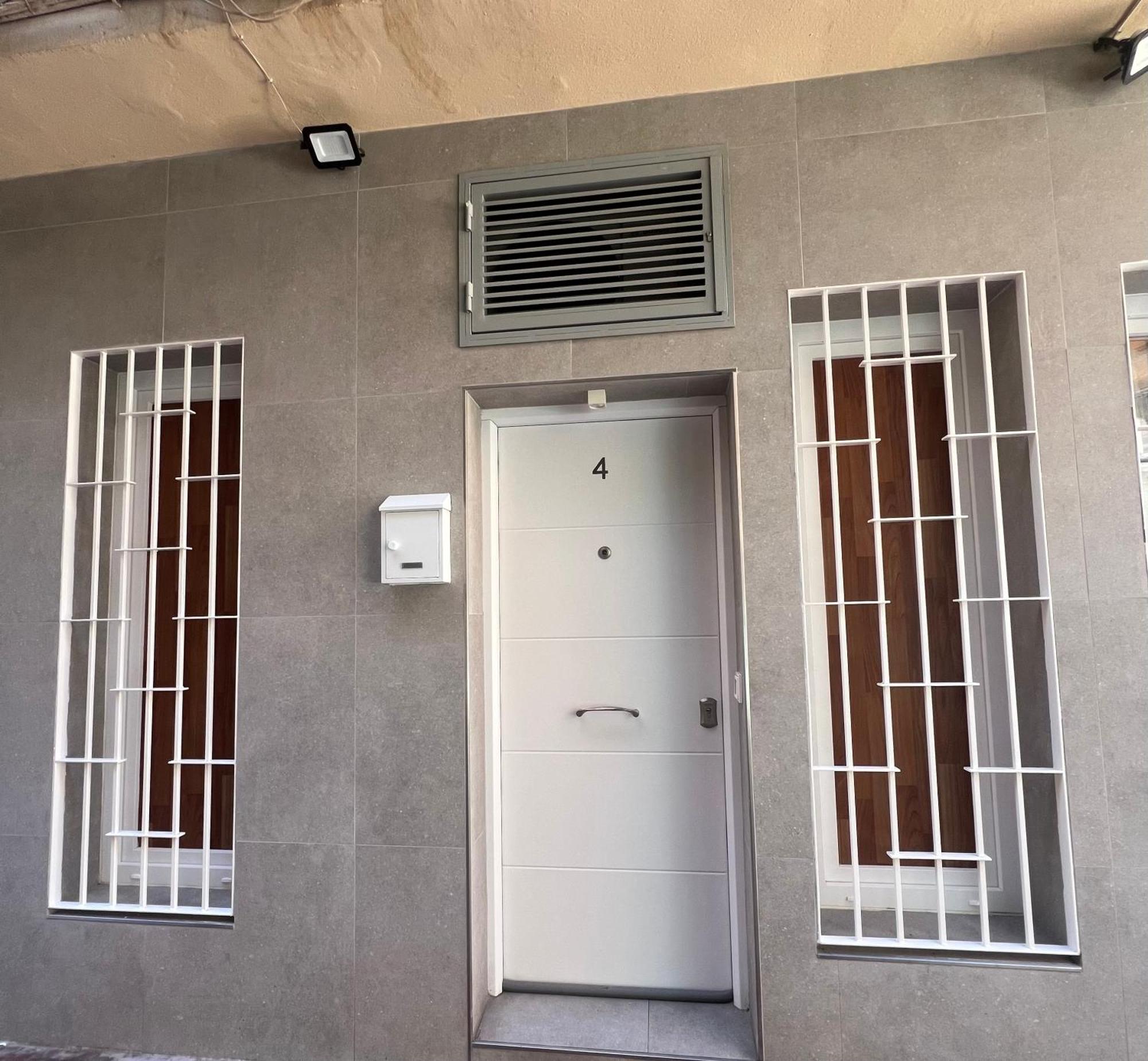 Fantastico Piso A 5 Minutos De La Estacion De Bus Y Tren A Metros De La Playa Apartment Malaga Exterior photo